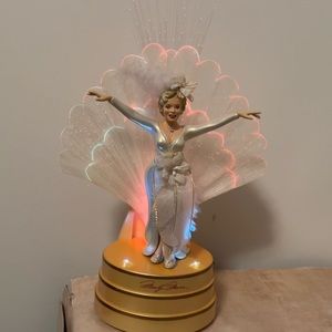 Carlton Heirloom Marilyn Monroe Deluxe Christmas Ornament w/Fiber optic Stage